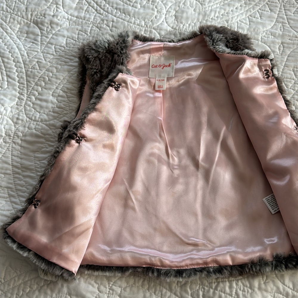 Girls Faux Rabbit Vest - Picture 2 of 2